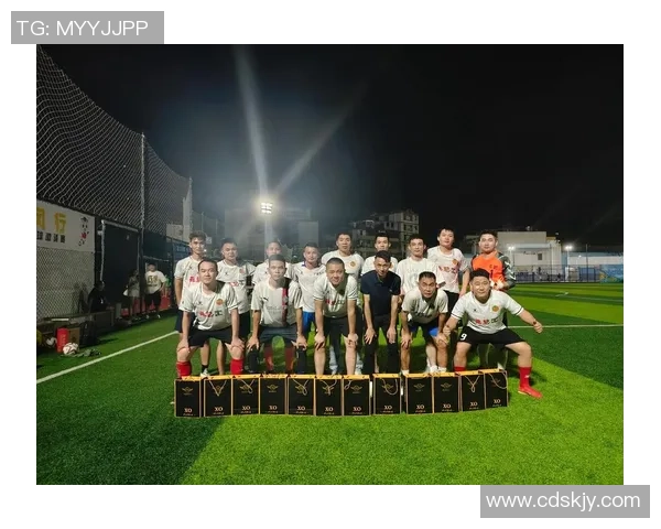 球场之上风采无限 足球帅气球星盘点与魅力解析