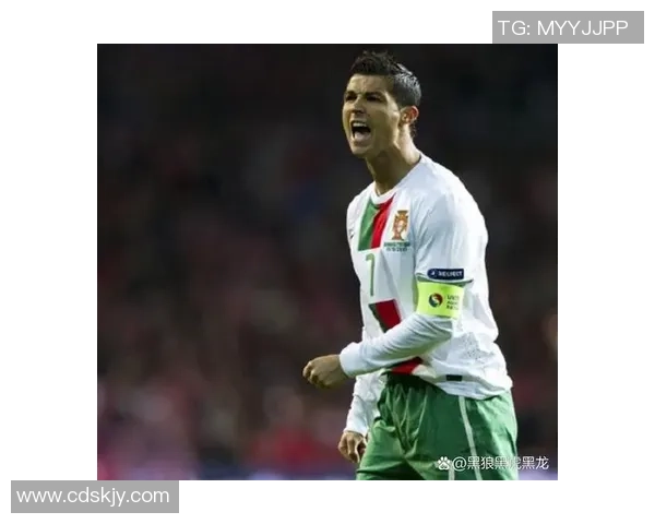 足球巨星训练场专注瞬间展现无畏态度与坚韧决心的背后故事