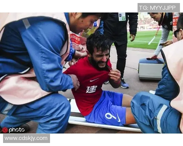 中国足球断腿球星背后悲剧与坚持的故事探秘 中国足球断腿球星背后悲剧与坚持的故事探秘