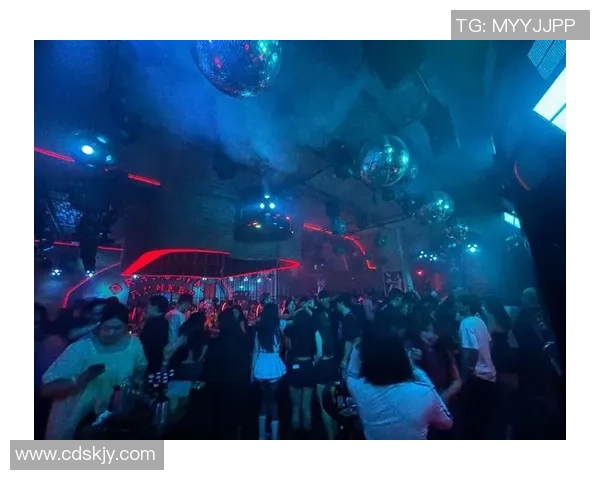 喜爱夜店狂欢的足球明星们都有谁 他们的夜生活揭秘 喜爱夜店狂欢的足球明星们都有谁 他们的夜生活揭秘