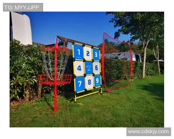 《全面了解足球巨星的成长历程与赛场风采 九宫格呈现球员精彩瞬间》